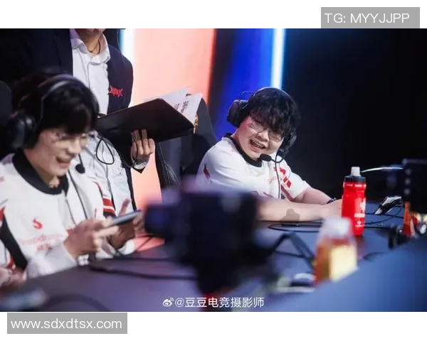 热议王者荣耀:JDG战队如何通过意识变革重塑团队竞争力与战术风格