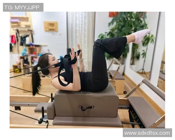 仰泳技巧解析：掌握正确姿势与动作提升游泳速度与效率